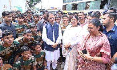 रायपुर : मुख्यमंत्री श्री विष्णुदेव साय से 26 अग्निवीरों ने की सौजन्य मुलाकात