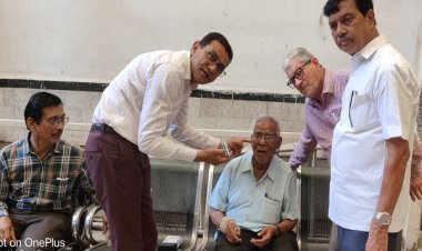 जैन संवेदना ट्रस्ट ने 9 बुजुर्गों को बांटे श्रवण यन्त्र