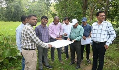 कलेक्टर ने डोंगरीगांव में नवीन जिला अस्पताल स्थल का किया निरीक्षण