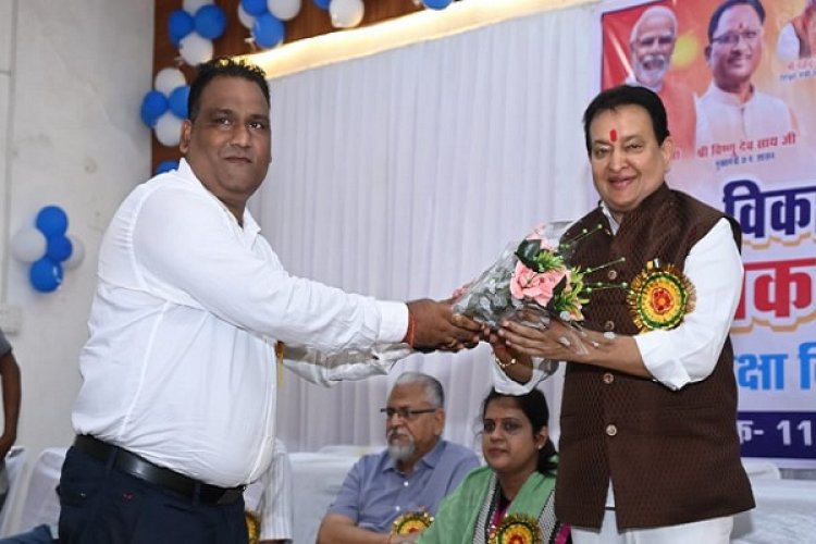 बसना में शिक्षक सम्मान समारोह: विधायक डॉ. संपत अग्रवाल ने गुरुओं को किया नमन