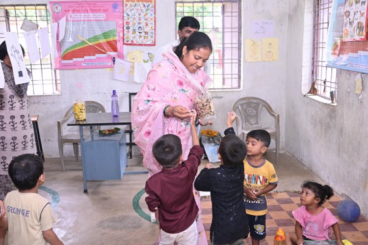 रायपुर : महिला एवं बाल विकास मंत्री श्रीमती राजवाड़े सरगुजा संभाग के दौरे पर