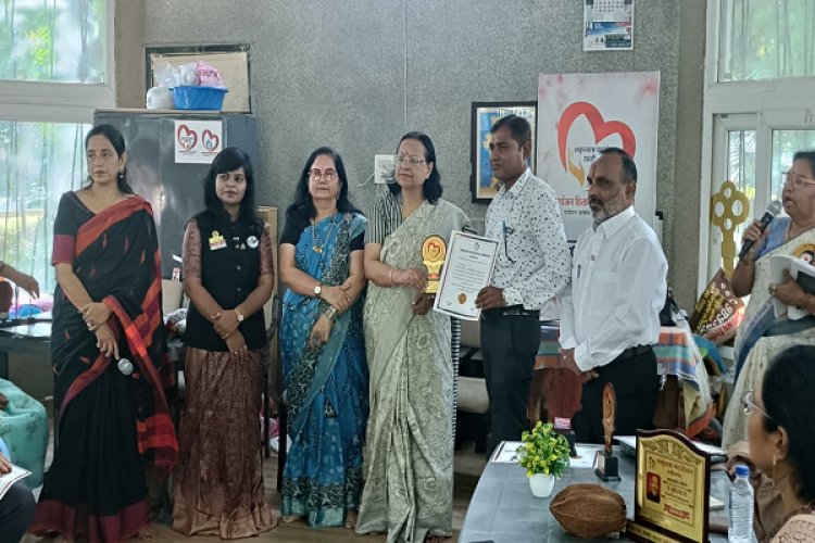 शकुंतला फाउंडेशन ने किया शिक्षा दूतों का सम्मान