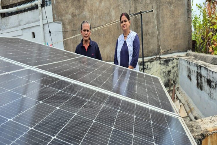 रायपुर : भिलाई निवासी शकुन्तला ने सोलर ऊर्जा से घटाया बिजली बिल, अतिरिक्त उत्पादन से आमदनी भी