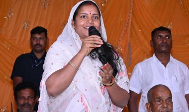 रायपुर : मंत्री श्रीमती राजवाड़े कर्मा नृत्य प्रतियोगिता में हुईं शामिल