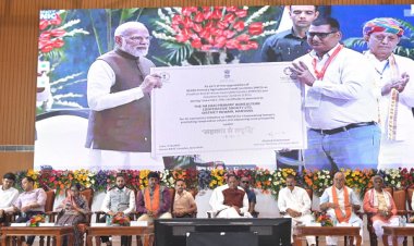 प्रधानमंत्री श्री नरेन्द्र मोदी ने किसानों के लिए 41 हजार करोड़ रूपए से अधिक की दो नई योजनाओं का किया शुभारंभ