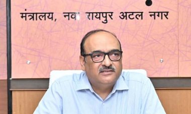 रायपुर : मुख्य सचिव श्री विकासशील ने उच्च स्तरीय बैठक में विभागीय सचिवों से विभागीय काम-काज की ली जानकारी