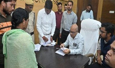 कलेक्टर ने जनदर्शन में सुनी आम नागरिकों की समस्याएं