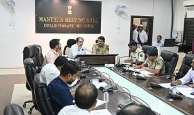 बैठक में सड़क दुर्घटनाओं को कम करने विभिन्न उपायों पर विचार-विमर्श किया