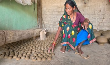 रायपुर : मिट्टी के दीयों से घर-आंगन जगमगाने वाली ललमोतिया की दिवाली इस बार होगी खास