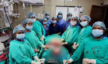 अम्बेडकर अस्पताल में दुर्लभ एवं अपने आप में अनोखी सेकेंडरी एब्डोमिनल प्रेग्नेंसी का सफल ऑपरेशन