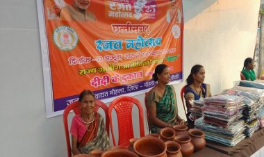 दीयों से नहीं, आत्मनिर्भरता से रोशन हुई मोहला की महिलाओं की दीपावली