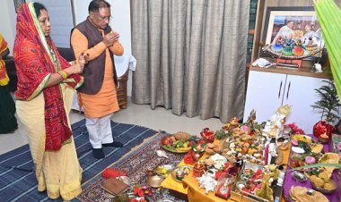 मुख्यमंत्री श्री विष्णु देव साय ने की गोवर्धन पूजा, प्रदेश की सुख-समृद्धि और खुशहाली की कामना की