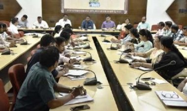 जिले में धान खरीदी की तैयारियों की कलेक्टर ने की समीक्षा