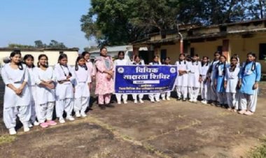 प्री मैट्रिक बालक छात्रावास और एमएलबी कन्या विद्यालय में विधिक जागरूकता कार्यक्रम