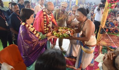 रायपुर : राज्यपाल श्री रमेन डेका ने भिलाई स्कंदाश्रम में की पूजा