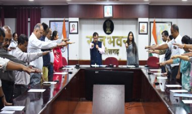 रायपुर : राजभवन के अधिकारियों-कर्मचारियों ने सतर्कता जागरूकता की शपथ ली