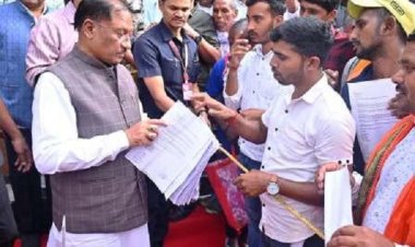 मुख्यमंत्री साय ने बगिया में जनदर्शन में सुनी आमजनों की समस्याएं