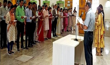 रायपुर : राष्ट्रीय एकता दिवस पर मंत्रालय में अधिकारी-कर्मचारियों ने शपथ ली