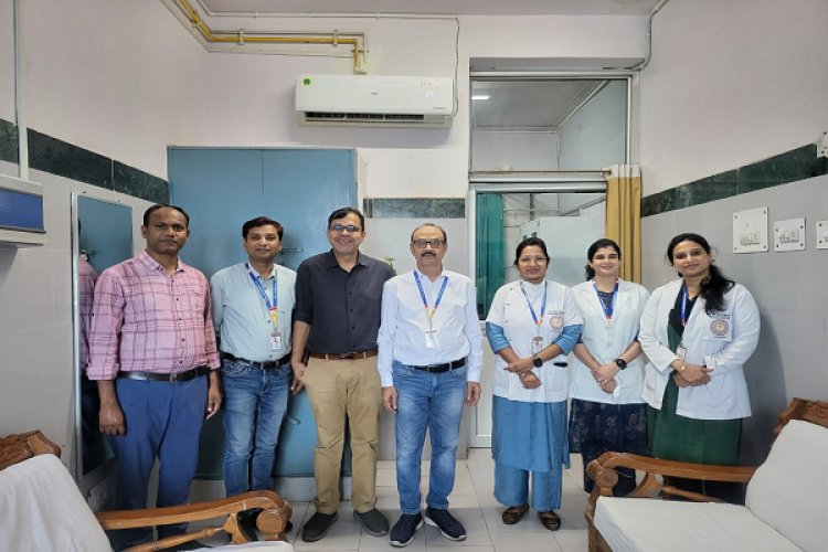 रायपुर : कैंसर के चौथे स्टेज पर था बुजुर्ग, सिम्स के चिकित्सकों ने दिया नया जीवन