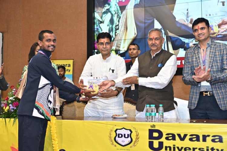 रायपुर : एक पृथ्वी, एक स्वास्थ्य’ का संदेश - योग से विश्व कल्याण की ओर भारत - राजस्व मंत्री श्री टंक राम वर्मा