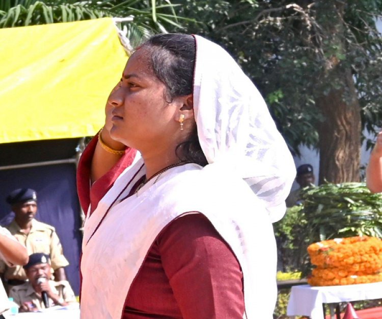 रायपुर : पुलिस स्मृति दिवस पर मंत्री श्रीमती लक्ष्मी राजवाड़े ने शहीद जवानों को दी श्रद्धांजलि