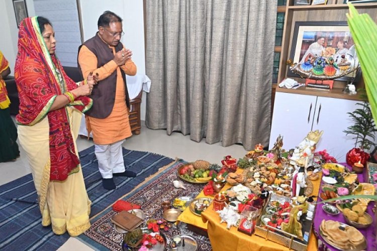 मुख्यमंत्री श्री विष्णु देव साय ने की गोवर्धन पूजा, प्रदेश की सुख-समृद्धि और खुशहाली की कामना की