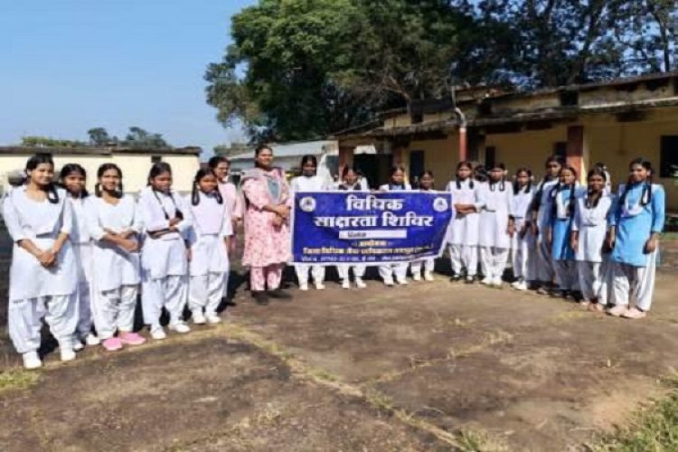 प्री मैट्रिक बालक छात्रावास और एमएलबी कन्या विद्यालय में विधिक जागरूकता कार्यक्रम