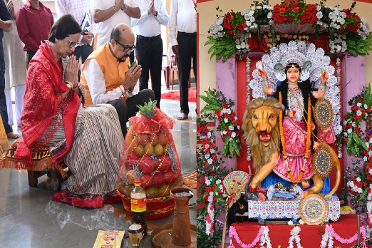रायपुर : राज्यपाल श्री डेका ने महाकालीबाड़ी विश्वनाथ मंदिर में सपत्निक की पूजा-अर्चना