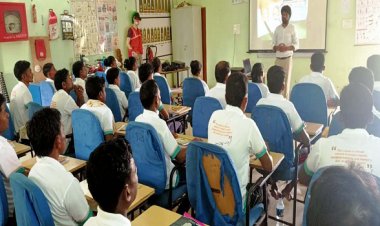 रायपुर : समर्पित माओवादी : वर्दी की जगह अब होटल की यूनिफॉर्म पहन कर करेंगे जिंदगी की नई शुरुआत