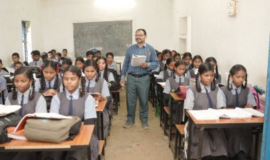 रायपुर : युक्तियुक्तकरण नीति से विद्यार्थियों तक पहुँच रही शिक्षकों की विशेषज्ञता का लाभ