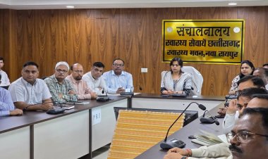 रायपुर : राष्ट्रगीत के 150 वर्ष : वंदे मातरम् के 150 वर्ष पूर्ण होने पर पूरे देश के साथ संचालनालय स्वास्थ्य में भी गूंजा राष्ट्रगीत