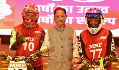 रायपुर : राष्ट्रीय सुपरक्रॉस बाइक रेसिंग चैंपियनशिप-2025 का रोमांच रायपुर में : मुख्यमंत्री श्री विष्णु देव साय ने बढ़ाया युवाओं का हौसला