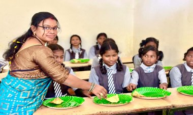 रायपुर : शिक्षिका ने अपने जन्मदिवस पर दिया न्यौता भोज