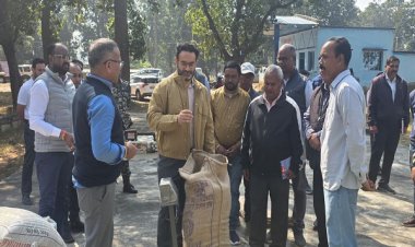 रायपुर : सचिव डॉ. कमलप्रीत सिंह ने धान खरीदी केंद्रों का किया निरीक्षण