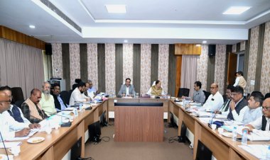 रायपुर : अनुबंधित समय-सीमा में काम नहीं करने वाले ठेकेदारों को डिग्रेड व टर्मिनेट किया जाएगा