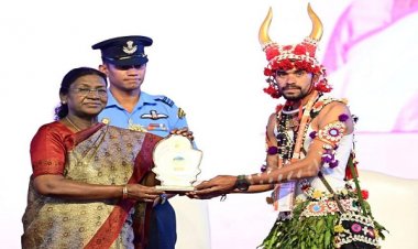 रायपुर : लोक कला महोत्सव में लिंगों घोटुल मांदरी नृत्य दल प्रथम कोण्डागांव जिले का बढ़ाया मान