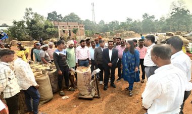 रायपुर : मोहला-मानपुर-अंबागढ़ चौकी जिले के प्रभारी सचिव श्री पीएस एल्मा ने धान उपार्जन केंद्रों का किया निरीक्षण