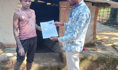 रायपुर : जंगल-पहाड़ों के रास्तों से मतदाताओं तक पहुंच रही टीम