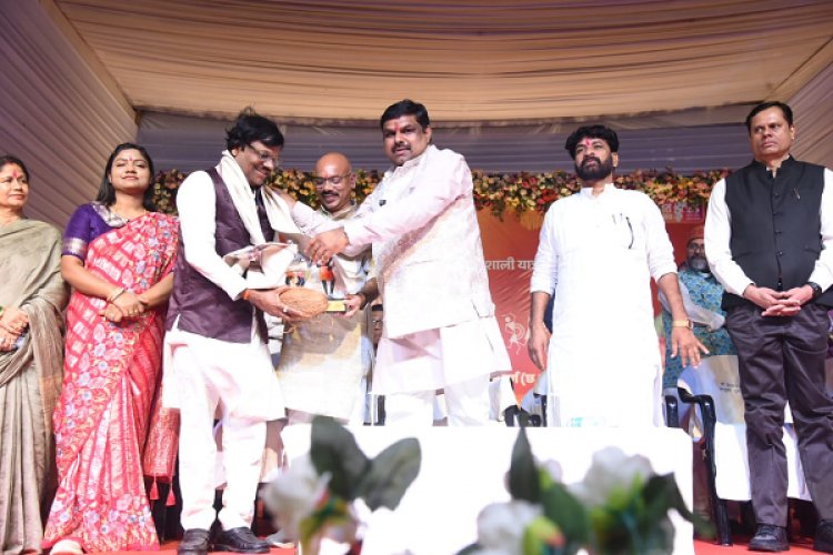 रायपुर : रजत जयंती महोत्सव 2025 : छत्तीसगढ़ बहुत ही सुघ्घर, बढ़िया, सुव्यवस्थित राज्य है- स्कूल शिक्षा मंत्री श्री गजेन्द्र यादव