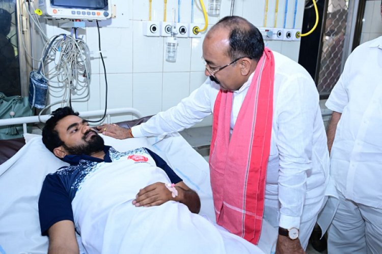 रायपुर : उप मुख्यमंत्री श्री अरुण साव रेल हादसे में घायल लोगों से मिले