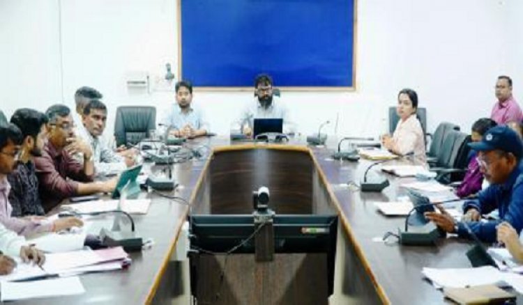 विकास कार्यों में गुणवत्ता और समय सीमा का पालन सुनिश्चित करें : कलेक्टर व्यास