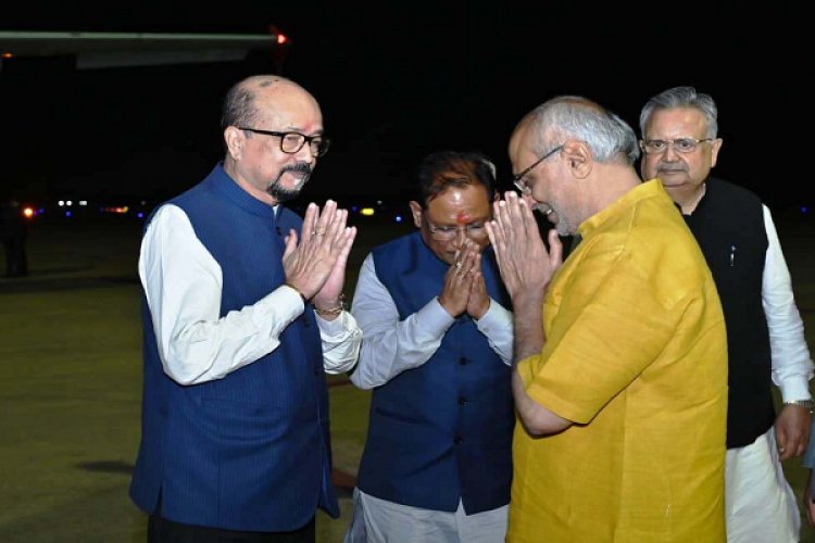 रायपुर : उपराष्ट्रपति श्री राधाकृष्णन को एयरपोर्ट में दी गई बिदाई