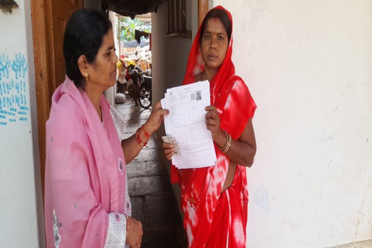 जिले में विशेष गहन पुनरीक्षण के तहत होम-टू-होम एन्यूमरेशन फॉर्म का वितरण प्रारंभ