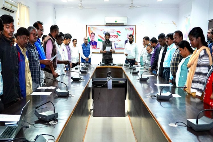 प्रधानमंत्री श्री नरेंद्र मोदी ने राष्ट्रीय गीत 'वंदे मातरम' के 150 वर्ष पूरे होने के उपलक्ष्य में वर्षभर चलने वाले समारोह का किया शुभारंभ