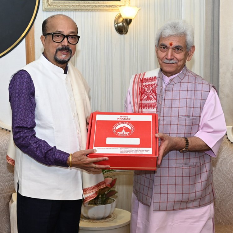 रायपुर : राज्यपाल श्री रमेन डेका से जम्मू-कश्मीर के उपराज्यपाल श्री मनोज सिन्हा ने की सौजन्य मुलाकात