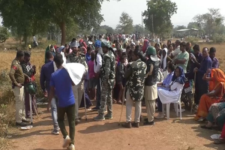 ग्रामीणों के भारी विरोध के बाद चूना पत्थर खदान को लेकर जनसुनवाई स्थगित