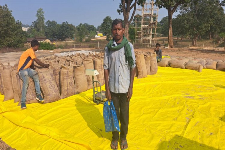 रायपुर : समर्थन मूल्य पर सुचारू धान खरीदी से किसानों में खुशी की लहर