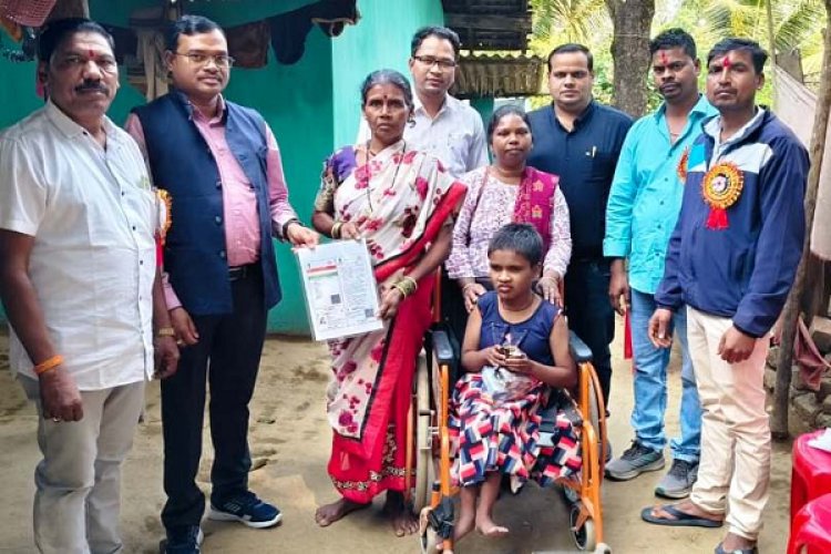 रायपुर : दिव्यांग बालिका का बनाया गया आधार कार्ड
