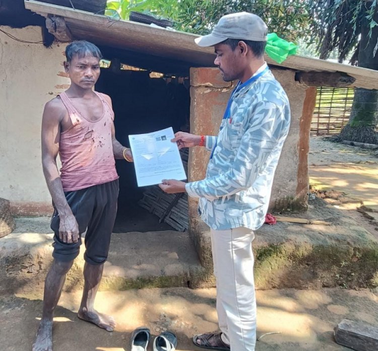 रायपुर : जंगल-पहाड़ों के रास्तों से मतदाताओं तक पहुंच रही टीम