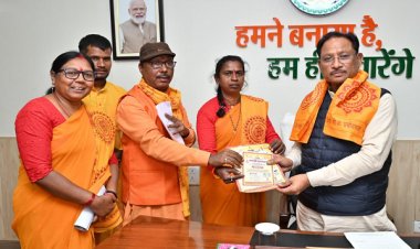 रायपुर : मुख्यमंत्री से अखिल विश्व गायत्री परिवार के सदस्यों ने सौजन्य मुलाकात की